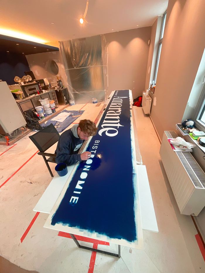 Lettrage Amarante en cours de r&eacute;alisation