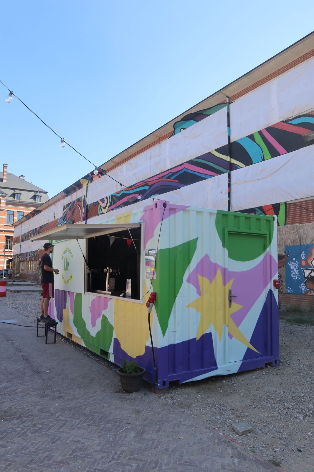 Bar container