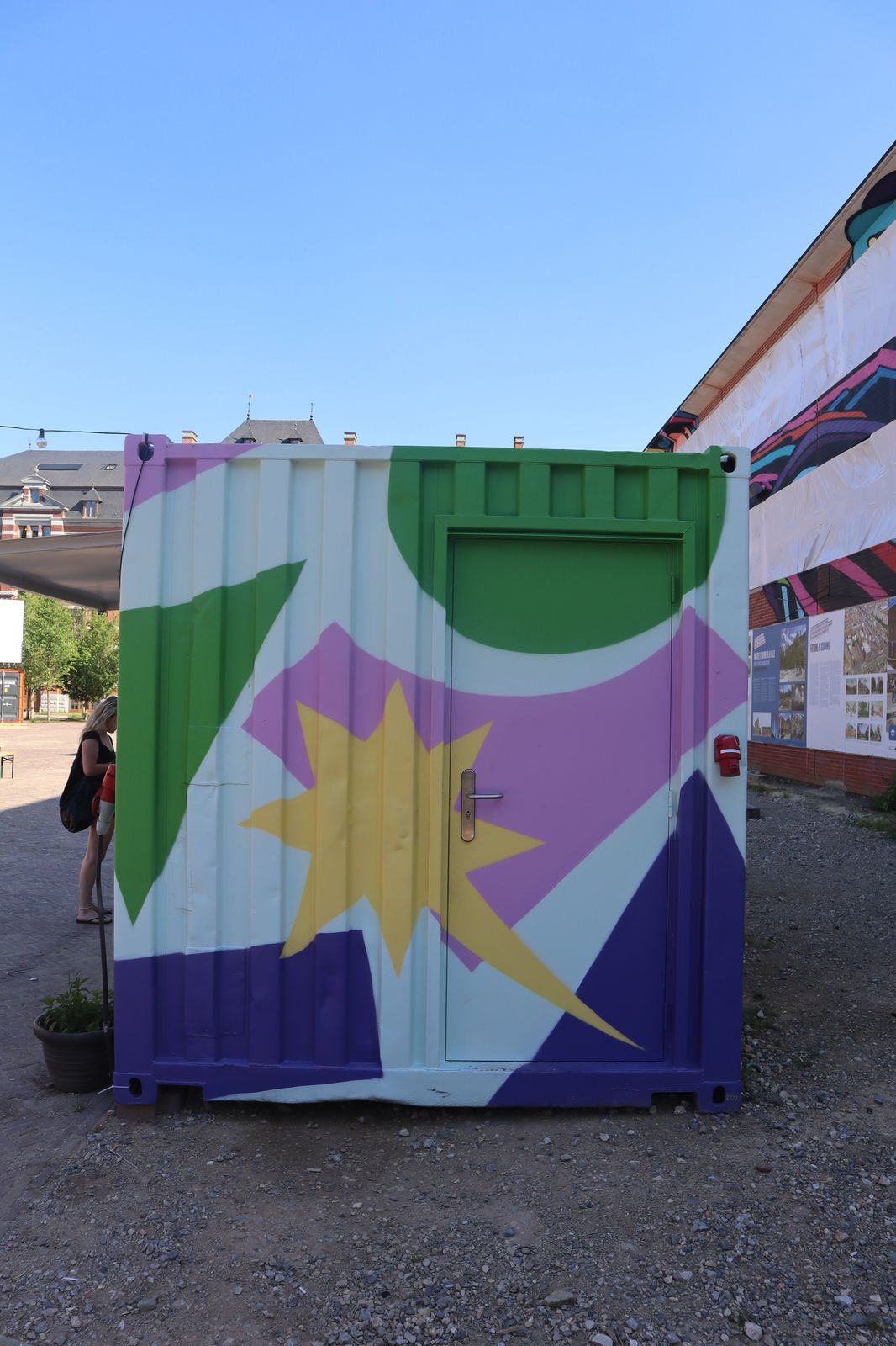Bar container