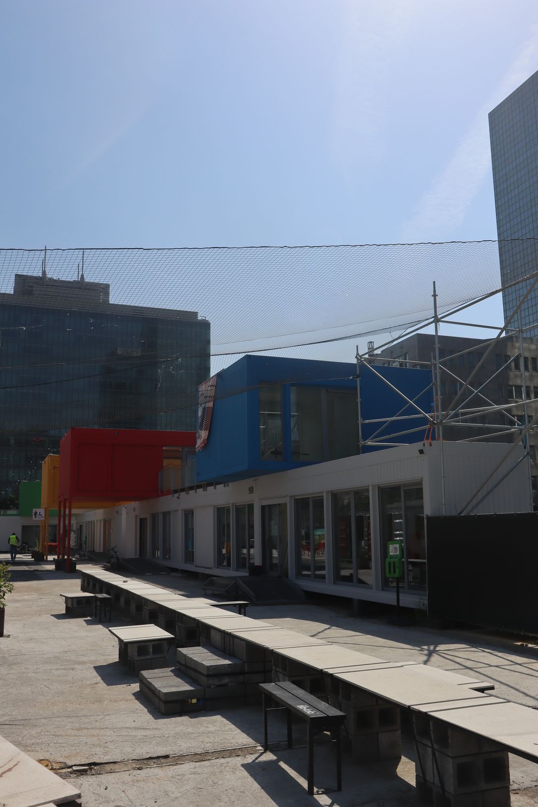 Containers open air