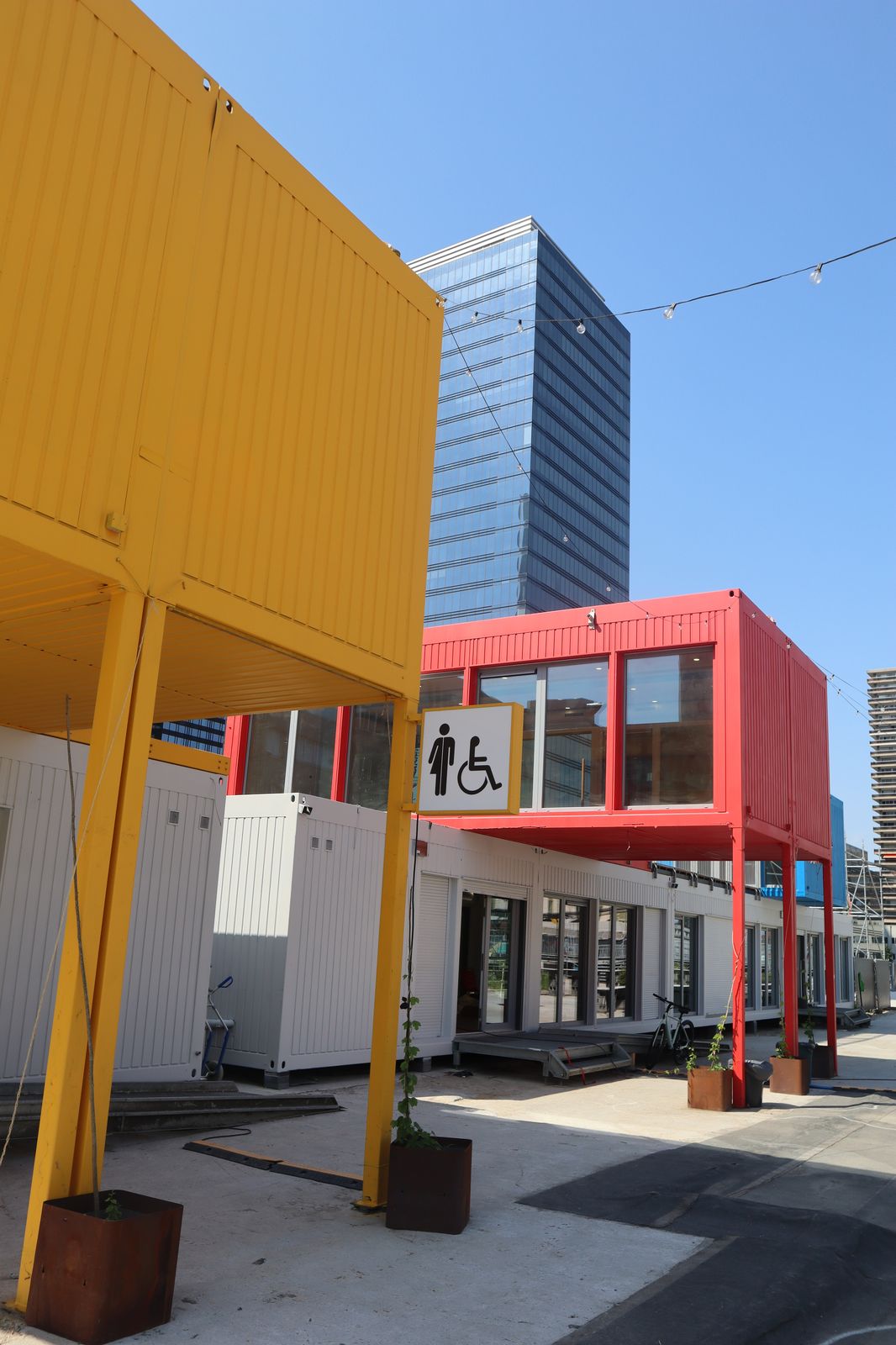 Containers open air